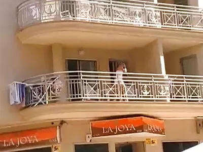 دوست دختر جذاب روی صورت و ویدیو سکس از کون دهان تقدیر می شود